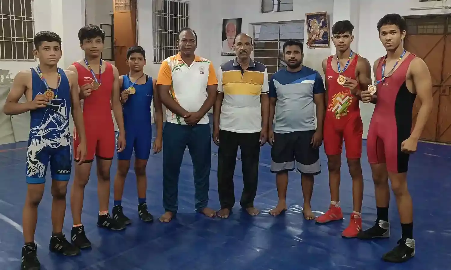 शिव व्यायाम शाला पुर के पहलवानों ने चार स्वर्ण सहित 6 पदक जीते शिव व्यायाम शाला पुर के पहलवानों ने चार स्वर्ण सहित 6 पदक जीते
