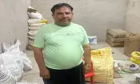 रिश्वत लेते कृषि अधिकारी गिरफ्तार