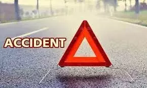 बेंगलुरु में भीषण सड़क हादसा, बस और ट्रक की टक्कर चार लोगों की मौत, 16 घायल बेंगलुरु में भीषण सड़क हादसा, बस और ट्रक की टक्कर चार लोगों की मौत, 16 घायल