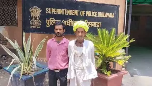 बेघर हुए नंदा कुम्हार ने पुलिस अधीक्षक से की न्याय की गुहार बेघर हुए नंदा कुम्हार ने पुलिस अधीक्षक से की न्याय की गुहार