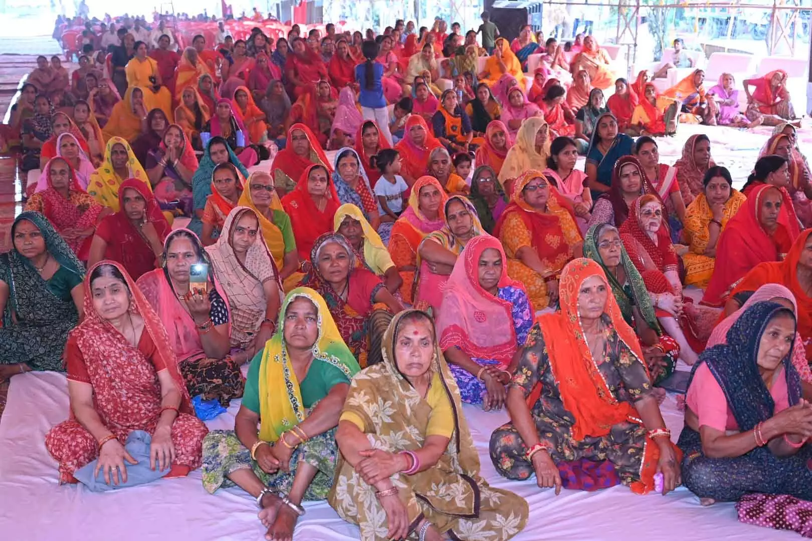 जीवन में राम कृपा, ज्ञान, संत दर्शन पर विश्वास से ही ईश्वर के प्रति अनुराग संभव – दीदी मंदाकिनी जीवन में राम कृपा, ज्ञान, संत दर्शन पर विश्वास से ही ईश्वर के प्रति अनुराग संभव – दीदी मंदाकिनी