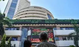 सेंसेक्स 1300 अंक गिरा, निफ्टी ने 415 अंक के गोते लगाए