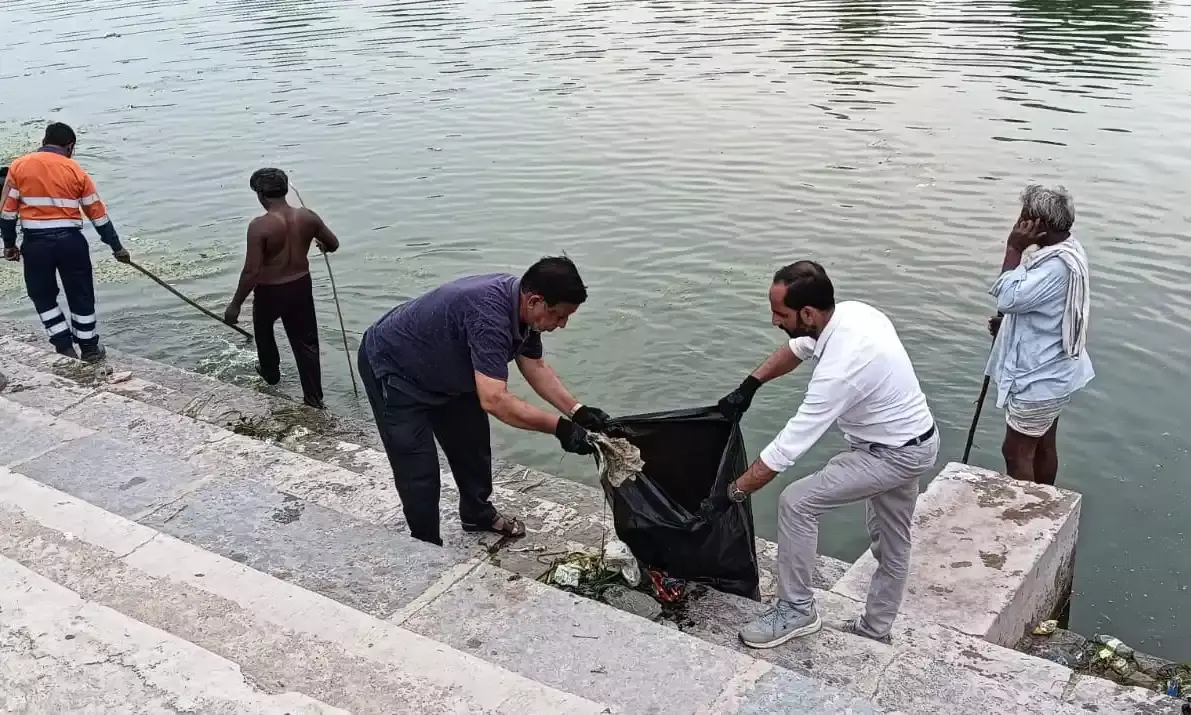 वंदे गंगा जल संरक्षण जन अभियान के अंतर्गत गंभीरी नदी पर सफाई हेतु प्रशासन, औद्योगिक संस्थानों एवं आमजन ने किया सामूहिक श्रमदान