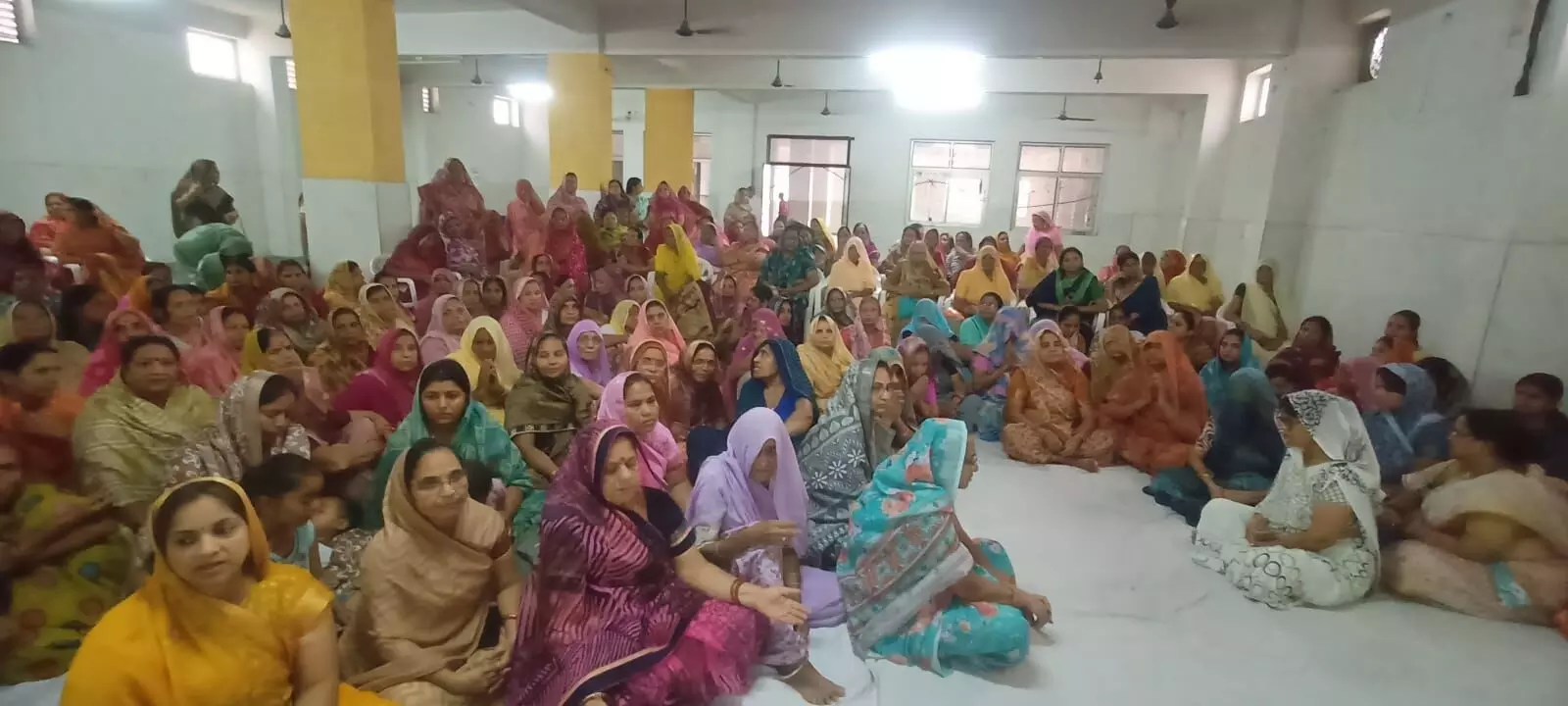अहमदाबाद हुए दुखद प्लेन क्रेश में मरे लोगें की आत्मा की शांति के लिए किया णमोकार महामंत्र का जाप अहमदाबाद हुए दुखद प्लेन क्रेश में मरे लोगें की आत्मा की शांति के लिए किया णमोकार महामंत्र का जाप