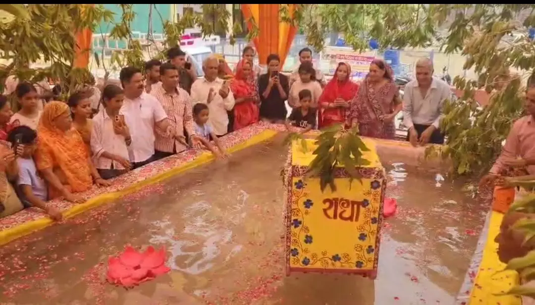 सांवलिया सेठ नौगांवा धाम में नौका विहार महोत्सव शुरू, दर्शन को उमड़े सैकड़ो भक्त सांवलिया सेठ नौगांवा धाम में नौका विहार महोत्सव शुरू, दर्शन को उमड़े सैकड़ो भक्त