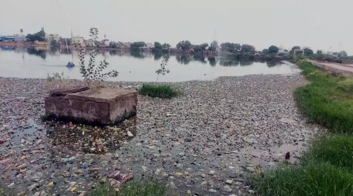 नगर निगम आयुक्त को व्यक्तिगत शपथ-पत्र दाखिल करने का निर्देश