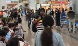 जयपुर एयरपोर्ट पर हंगामा, इंजन में खराबी पर एयर इंडिया की फ्लाइट कैंसल