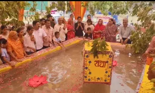 सांवलिया सेठ नौगांवा धाम में नौका विहार महोत्सव शुरू, दर्शन को उमड़े सैकड़ो भक्त