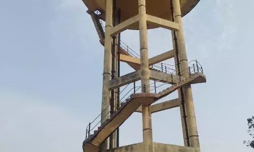 जलापूर्ति व्यवस्था ठप, कुंआ, बावड़ी व हैंडपंप से दूर दराज से लाना पड रहा पानी जलापूर्ति व्यवस्था ठप, कुंआ, बावड़ी व हैंडपंप से दूर दराज से लाना पड रहा पानी