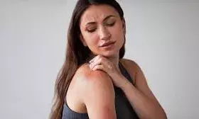 गर्मी-बरसात में घमौरियों और रैशेज से छुटकारा दिलाएंगे ये 4 घरेलू नुस्खे गर्मी-बरसात में घमौरियों और रैशेज से छुटकारा दिलाएंगे ये 4 घरेलू नुस्खे