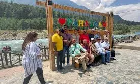 आतंकवादी हमले के 55 दिन बाद गुलजार हुआ पहलगाम, पर्यटकों से खिल उठी वादियां