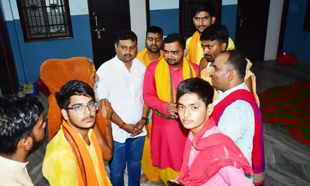 राजसमंद: भावा ग्राम में वैदिक शिविर में पधारे सूरजकुंड धाम के महंत अवधेशानंद जी महाराज, सनातन धर्म के उत्थान पर दिया जोर