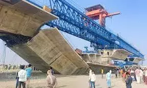 शिवपुरी में निर्माणाधीन ओवरब्रिज का एक हिस्सा गिरा, छह मजदूर घायल