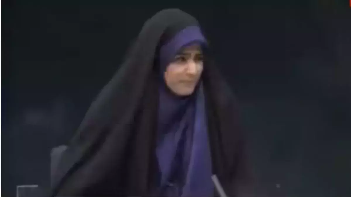 इजरायल का ईरान के सरकारी टीवी स्टूडियो पर हमला, लाइव बुलेटिव छोड़ भागी एंकर इजरायल का ईरान के सरकारी टीवी स्टूडियो पर हमला, लाइव बुलेटिव छोड़ भागी एंकर