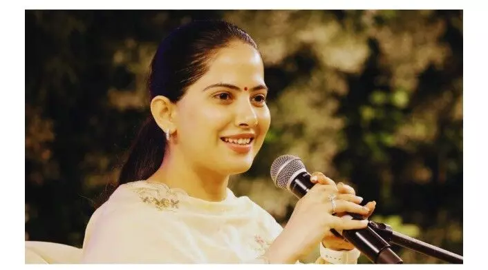 पढ़े-लिखे घरों में क्यों घट रही हैं अमानवीय घटनाएं – जया किशोरी पढ़े-लिखे घरों में क्यों घट रही हैं अमानवीय घटनाएं – जया किशोरी