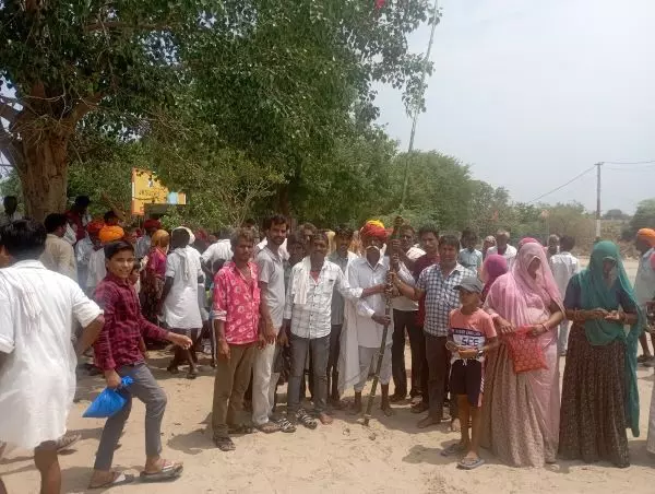 अच्छी बरसात को लेकर धनोप के ग्रामीण पैदल पहुंचे धनोप माता मंदिर अच्छी बरसात को लेकर धनोप के ग्रामीण पैदल पहुंचे धनोप माता मंदिर