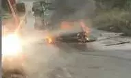 आमेट-केलवा मार्ग पर चलती कार में लगी भीषण आग, कार जलकर राख