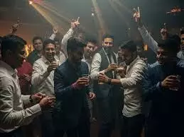 रोटी कपडा  और मकान नहीं शराब पर से ज्यादा खर्च कर रहा  इन्सान