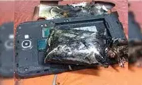 2 महीने पुराना फोन बम की तरह फटा,   आप न करें ये 5 गलतियां