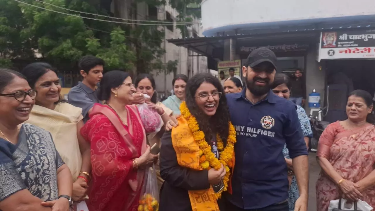 भीलवाड़ा की बेटी साक्षी ने ग्रेपलिंग विश्व कप-2025 में जीता सिल्वर मेडल भीलवाड़ा की बेटी साक्षी ने ग्रेपलिंग विश्व कप-2025 में जीता सिल्वर मेडल