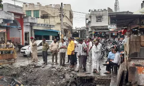 शाहपुरा में वर्षों से बंद पड़ा नाला तोड़ा, नए नाले का कार्य शुरू गंदे पानी की समस्या से मिलेगी राहत, सभापति ने शुरू कराया कार्य