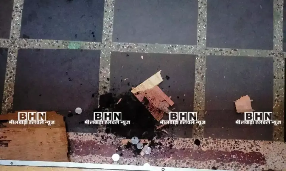 गूंदी के हनुमान जी के मंदिर में देर रात अज्ञात चोरों का धावा