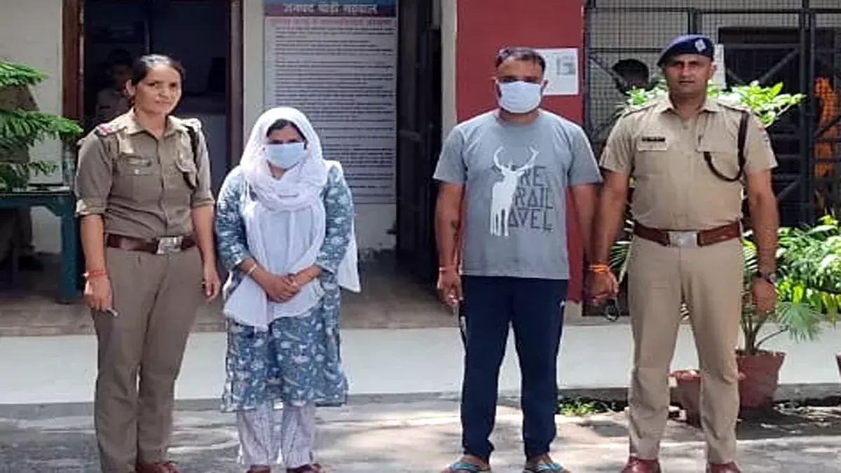 पत्नी ने प्रेमी के साथ मिलकर कर दी पति की हत्या, हसबेंड की इस आदत से परेशान थी वाइफ पत्नी ने प्रेमी के साथ मिलकर कर दी पति की हत्या, हसबेंड की इस आदत से परेशान थी वाइफ