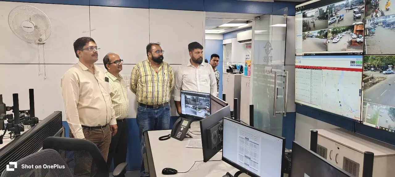अभय कमाण्ड कन्ट्रोल सेन्टर का सूचना प्रौद्योगिकी विभाग के अतिरिक्त निदेशक ने किया निरीक्षण अभय कमाण्ड कन्ट्रोल सेन्टर का सूचना प्रौद्योगिकी विभाग के अतिरिक्त निदेशक ने किया निरीक्षण