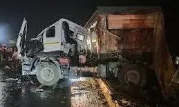 अजमेर में दो ट्रेलर की भिड़ंत, एक की मौत,तीन घायल अजमेर में दो ट्रेलर की भिड़ंत, एक की मौत,तीन घायल