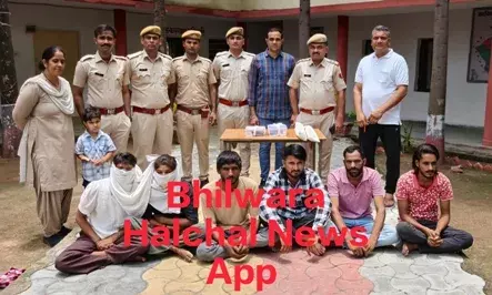 दो युवतियों सहित छह गिरफ्तार, दो पिस्टल, तीन बाइक व डंडे बरामद