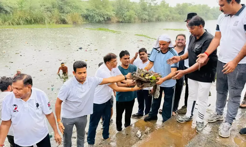 चित्तौड़गढ़ मॉर्निंग वॉक क्लब के सदस्यों ने स्वछता अभियान में सक्रिय सहभागिता निभाई