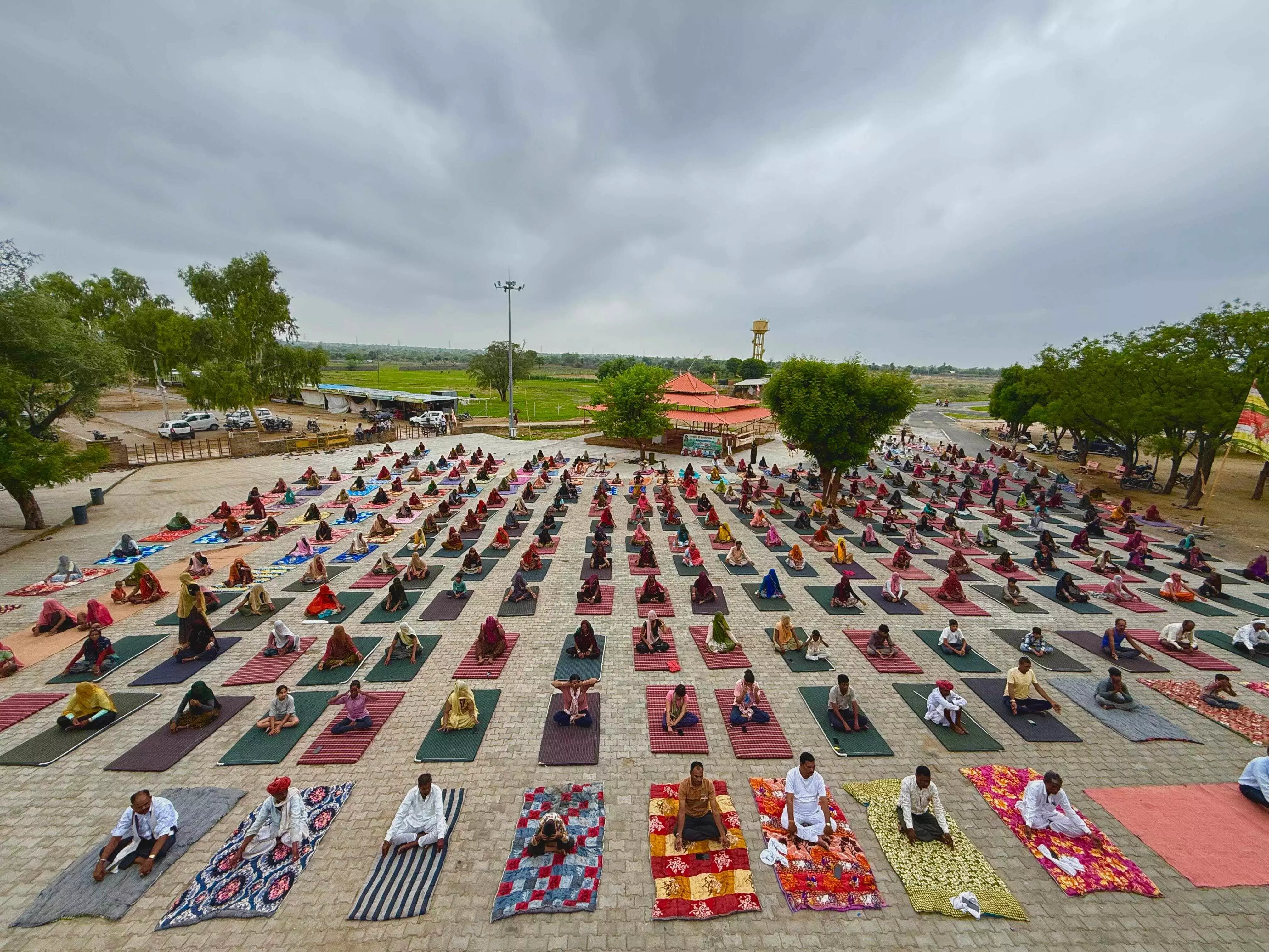 अंतर्राष्ट्रीय योग दिवस के अवसर पर मालासेरी डूंगरी पर जुटेंगे हजारों योगा करने वाले लोग अंतर्राष्ट्रीय योग दिवस के अवसर पर मालासेरी डूंगरी पर जुटेंगे हजारों योगा करने वाले लोग