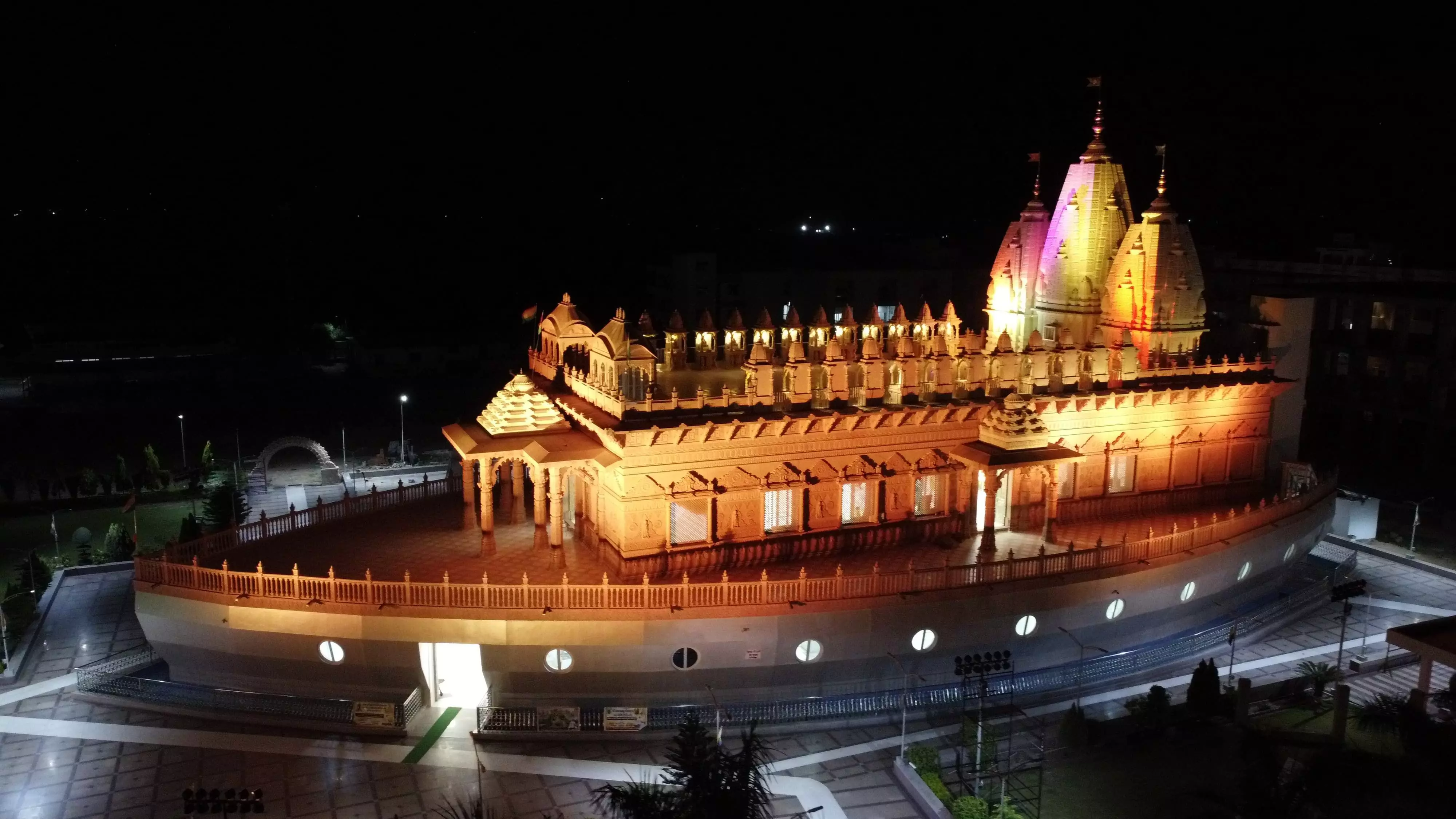 स्वस्ति धाम में हुई 1 करोड़ रु. से अधिक के जेवरातों की चोरी मामले मे,दोनों आरोपियों को मिली जमानत