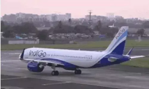 कोलकाता से आ रही फ्लाइट की वाराणसी में इमरजेंसी-लैंडिंग,  जयपुर एयरपोर्ट को मिली बम से उड़ाने की धमकी