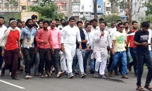 युवक की हत्या का आरोप लगाते हुए , रैली निकालकर दिया ज्ञापन युवक की हत्या का आरोप लगाते हुए , रैली निकालकर दिया ज्ञापन