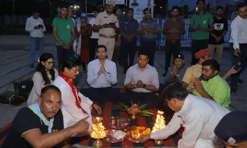 वंदे गंगा जल संरक्षण जन अभियान’ का दीपदान एवं गंगा आरती के साथ समापन