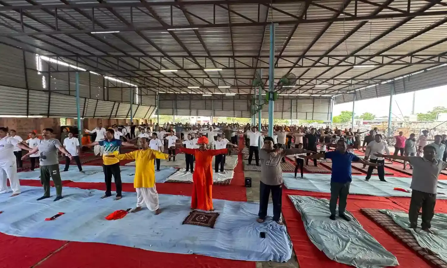 सवाई भोज मंदिर परिसर में हुआ योगा कार्यक्रम आयोजित