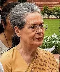 मिडिल ईस्ट में छिड़ी जंग पर बोलीं सोनिया गांधी