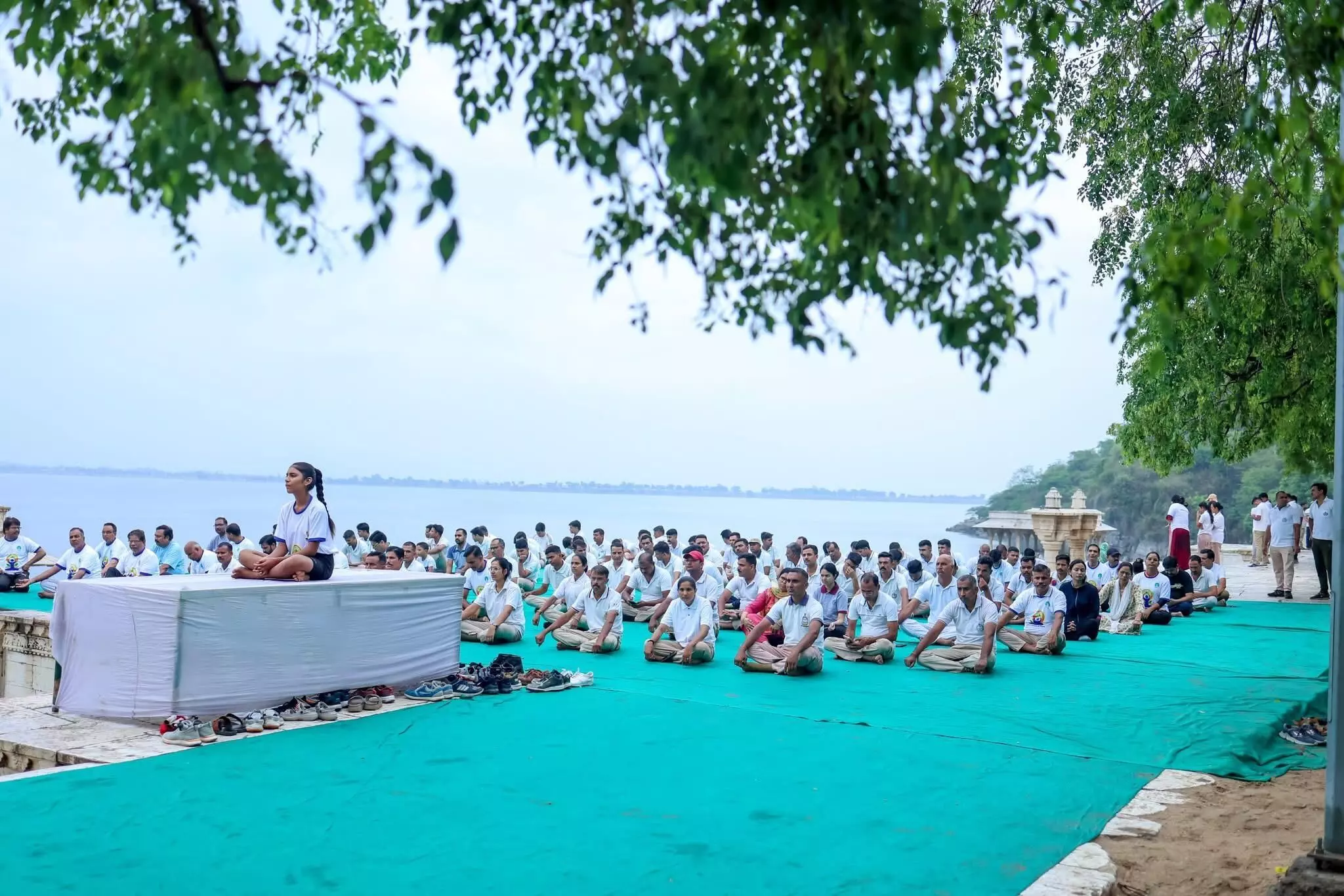 अंतर्राष्ट्रीय योग दिवस: ऐतिहासिक स्थलों पर हुआ योगाभ्यास अंतर्राष्ट्रीय योग दिवस: ऐतिहासिक स्थलों पर हुआ योगाभ्यास