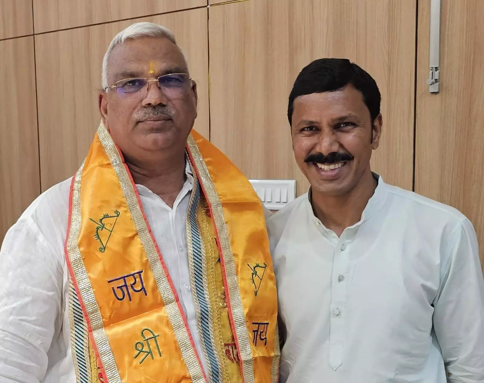 भाजपा प्रदेश अध्यक्ष राठौड़ ,राजस्थान सरकार के गृह राज्य मंत्री सिंह बैडम से भाजपा नेता सोनी ने शिष्टाचार मुलाकात की