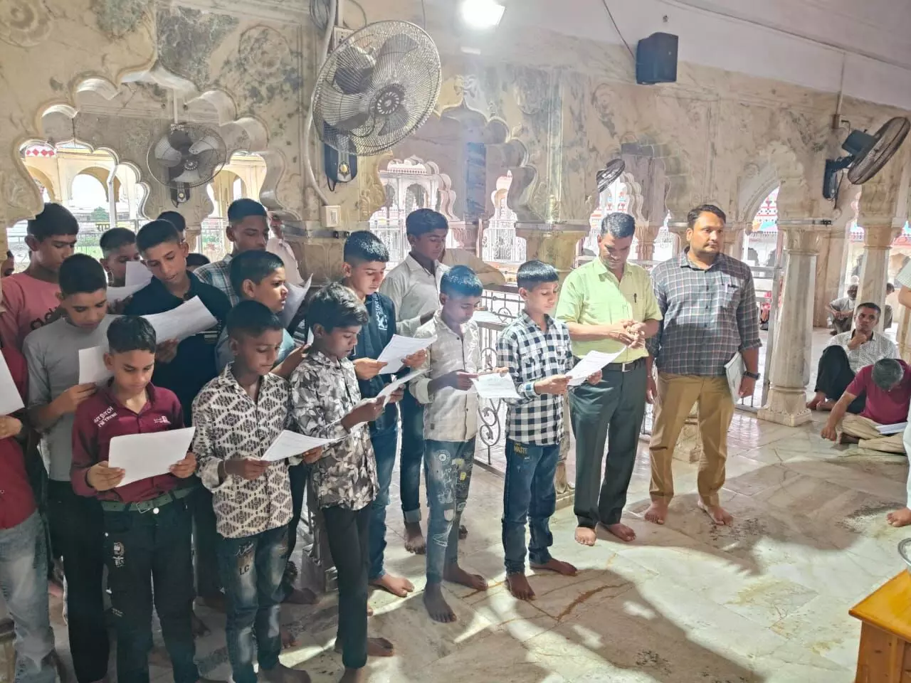 योग दिवस पर हुआ गुरुकुल दीक्षा कार्यक्रम