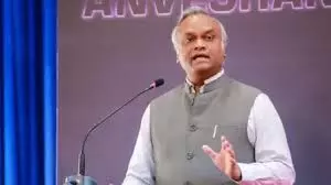 प्रियांक खरगे ने विदेश मंत्रालय पर लगाया यू-टर्न लेने का आरोप प्रियांक खरगे ने विदेश मंत्रालय पर लगाया यू-टर्न लेने का आरोप