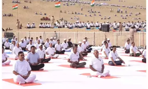 सीएम भजनलाल शर्मा ने किया जैसलमेर में योगाभ्यास