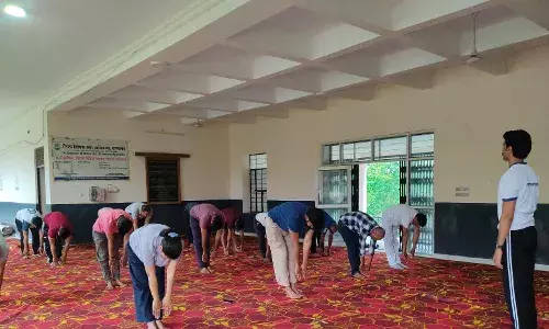 नाथद्वारा न्यायालय परिसर में योग एवं मेडिटेशन शिविर का आयोजन