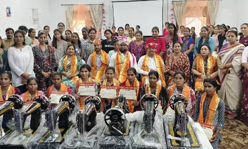 तीन महिने के प्रशिक्षण के बाद 12 महिलाओं का किया चयन