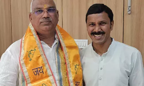 भाजपा प्रदेश अध्यक्ष राठौड़ ,राजस्थान सरकार के गृह राज्य मंत्री सिंह बैडम से भाजपा नेता सोनी ने शिष्टाचार मुलाकात की भाजपा प्रदेश अध्यक्ष राठौड़ ,राजस्थान सरकार के गृह राज्य मंत्री सिंह बैडम से भाजपा नेता सोनी ने शिष्टाचार मुलाकात की