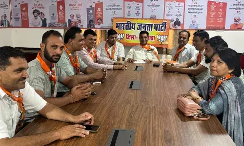 भाजपा जिलाध्यक्ष मेवाड़ा ने ली मोर्चों की समीक्षात्मक बैठक भाजपा जिलाध्यक्ष मेवाड़ा ने ली मोर्चों की समीक्षात्मक बैठक