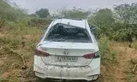 नाले में कार बहने से तीन लोगों की मौत