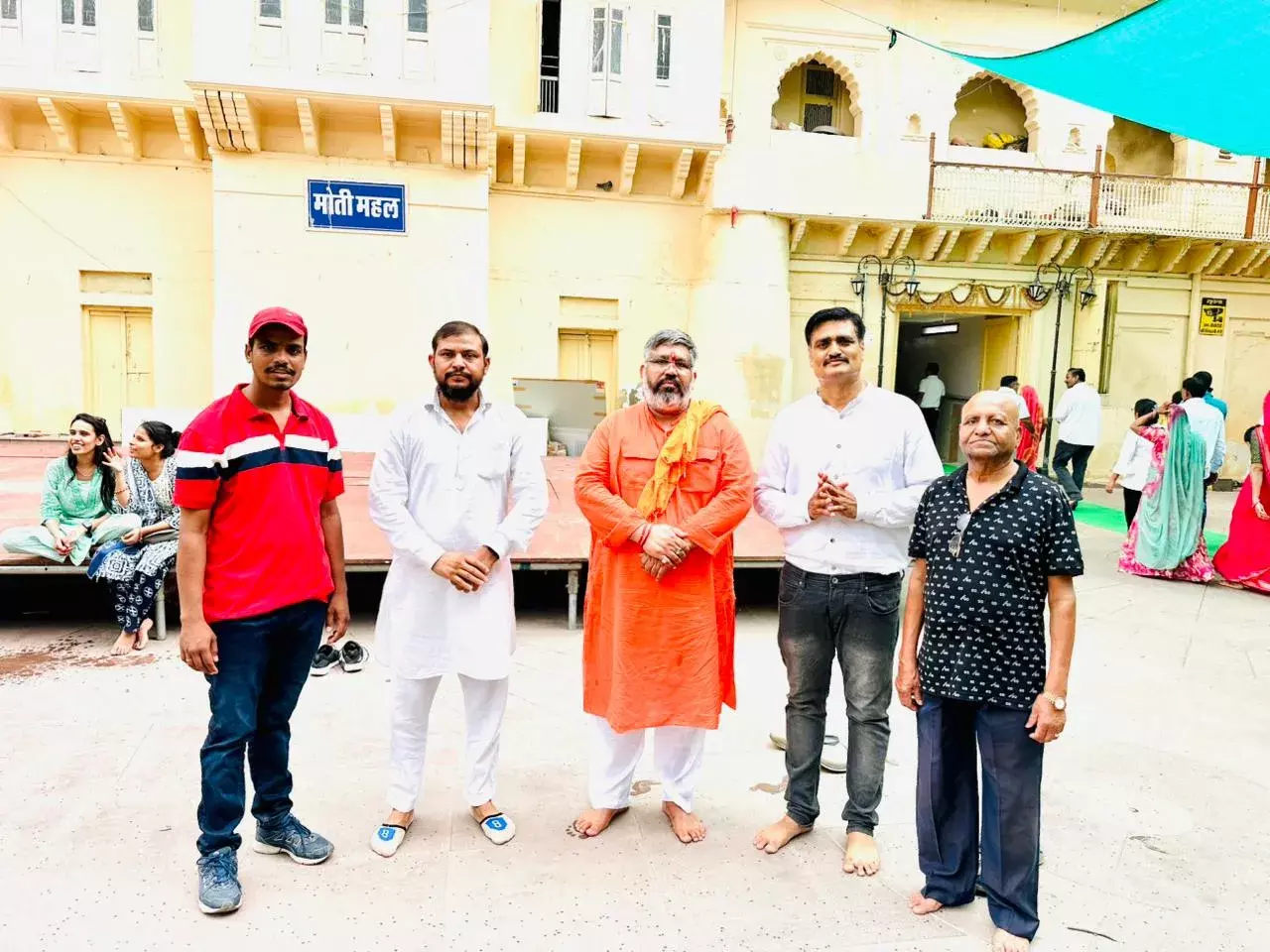 आप प्रदेश प्रभारी ने किए श्रीनाथजी के दर्शन