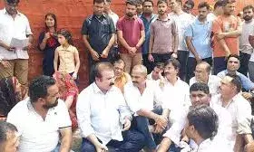 थाने में हिरासत के दौरान युवक ने की आत्महत्या, थानाधिकारी समेत पांच पुलिसकर्मी लाइन हाजिर